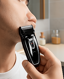 Uzun Pil Ömürlü Şarjlı Tıraş Makinesi – Hızlı Şarj, Ergonomik Tasarım, Çok Yönlü Kullanım