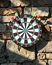 15 İnç Dart Tahtası 4 Metal Uçlu Ok Uygun Ahşap Gövde UCZZZ15İNÇDART